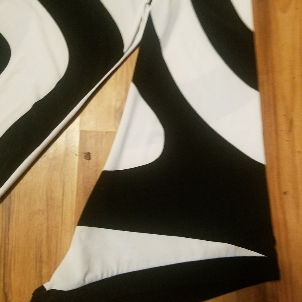 Dress - Picture 3 of 8